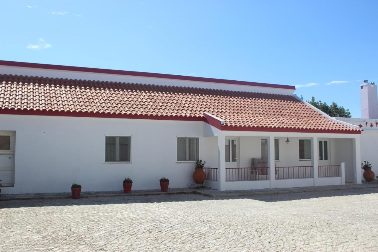 Quintinha Do Poceirao Villa Aguas de Moura Luaran gambar